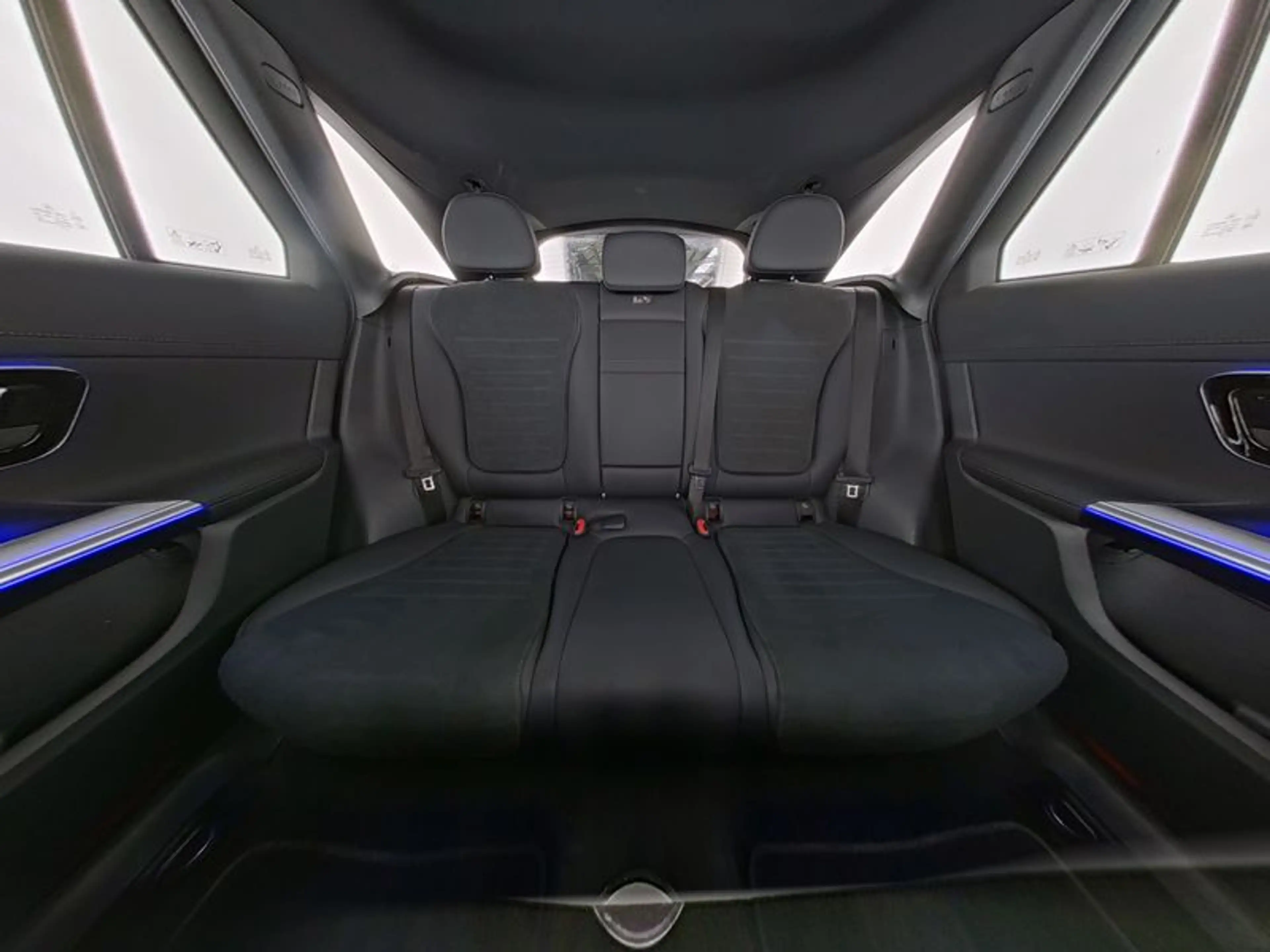 Mercedes-Benz GLC 300 4M *AMG Night Pano AHK Digital Burm Distro — photo 7