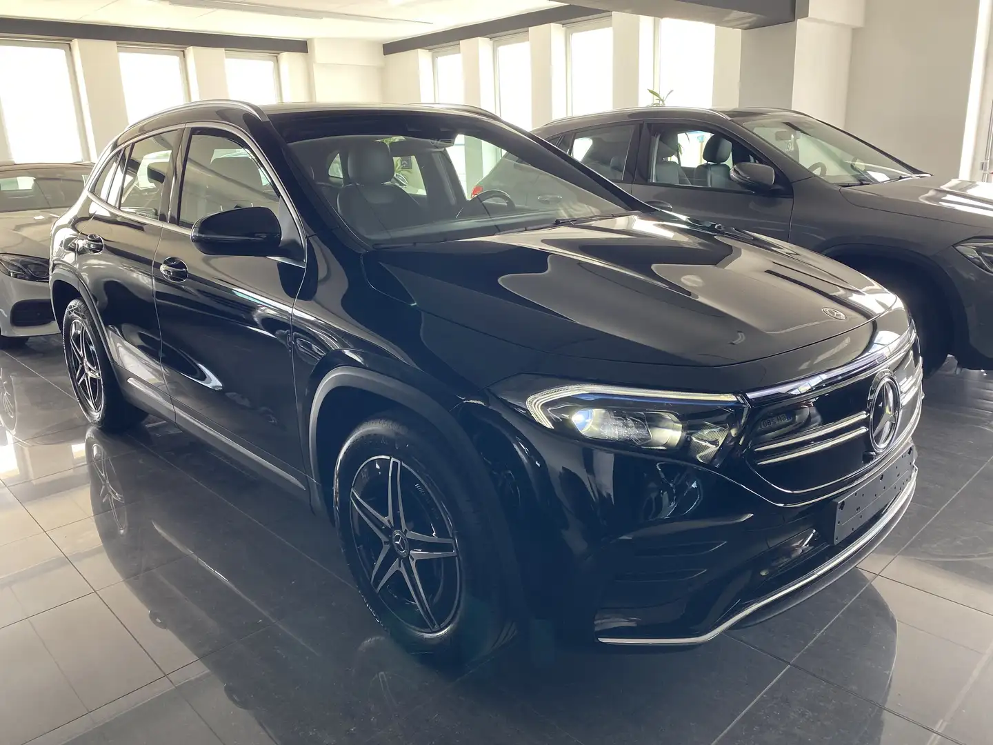 Mercedes-Benz EQA 250 Premium Plus -50% LISTINO/PACK AMG/LUCI64/CARPLAY Noir - 1