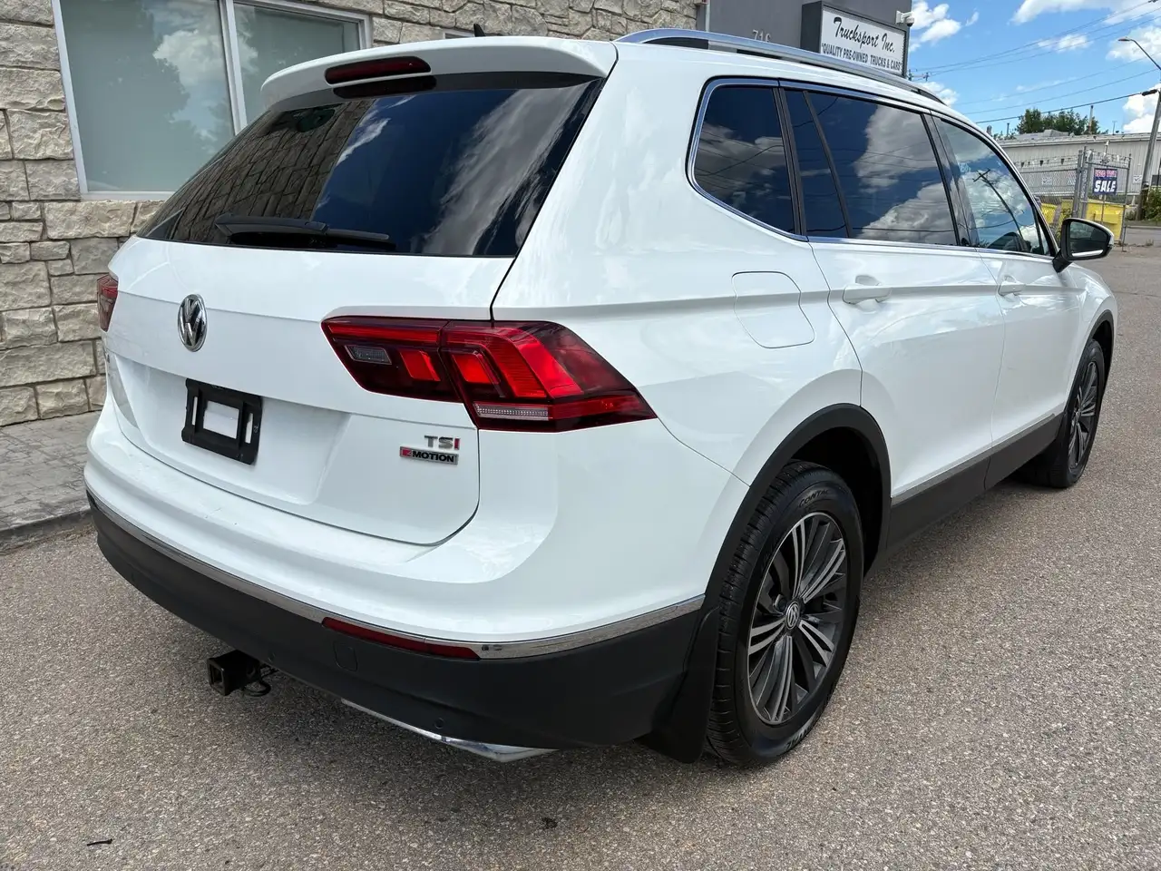 Volkswagen Tiguan photo Volkswagen Tiguan