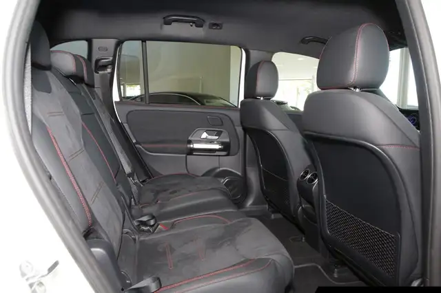 Mercedes-Benz EQB view 9
