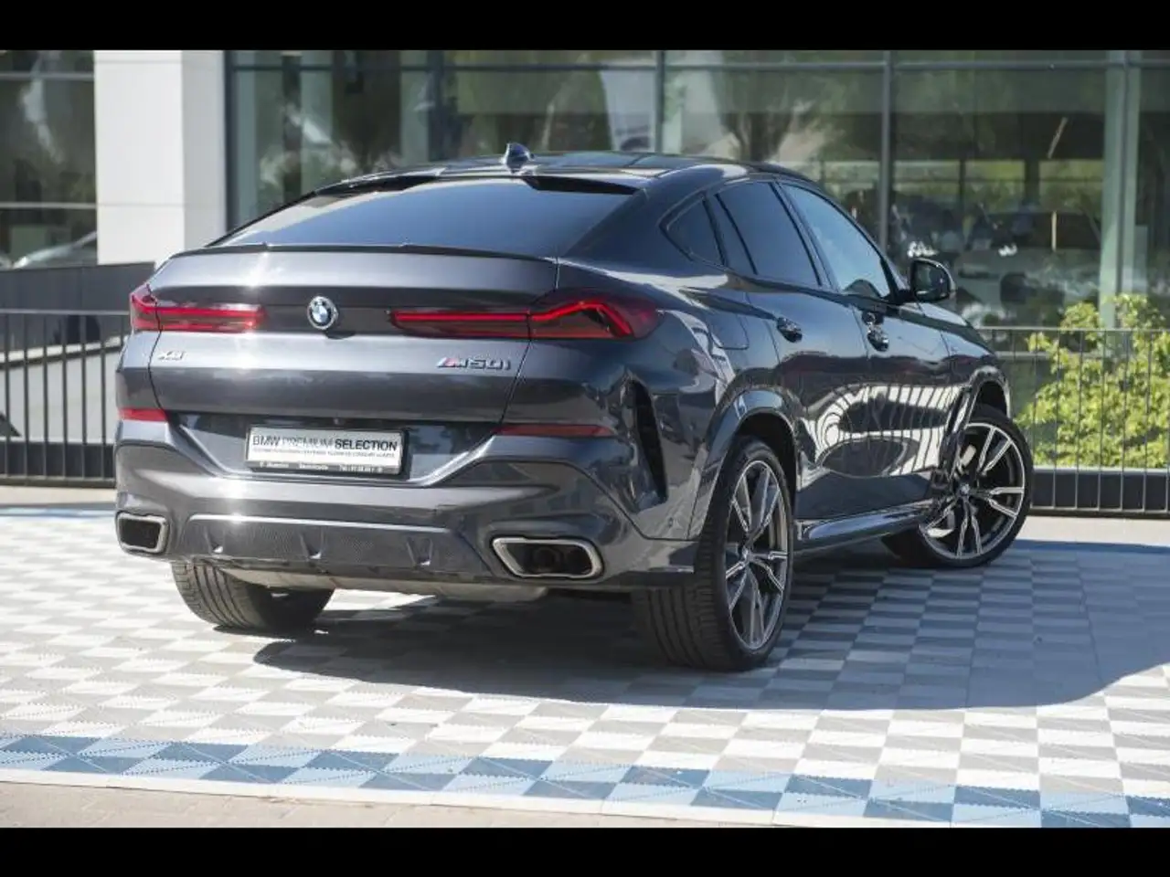 xDrive M50i