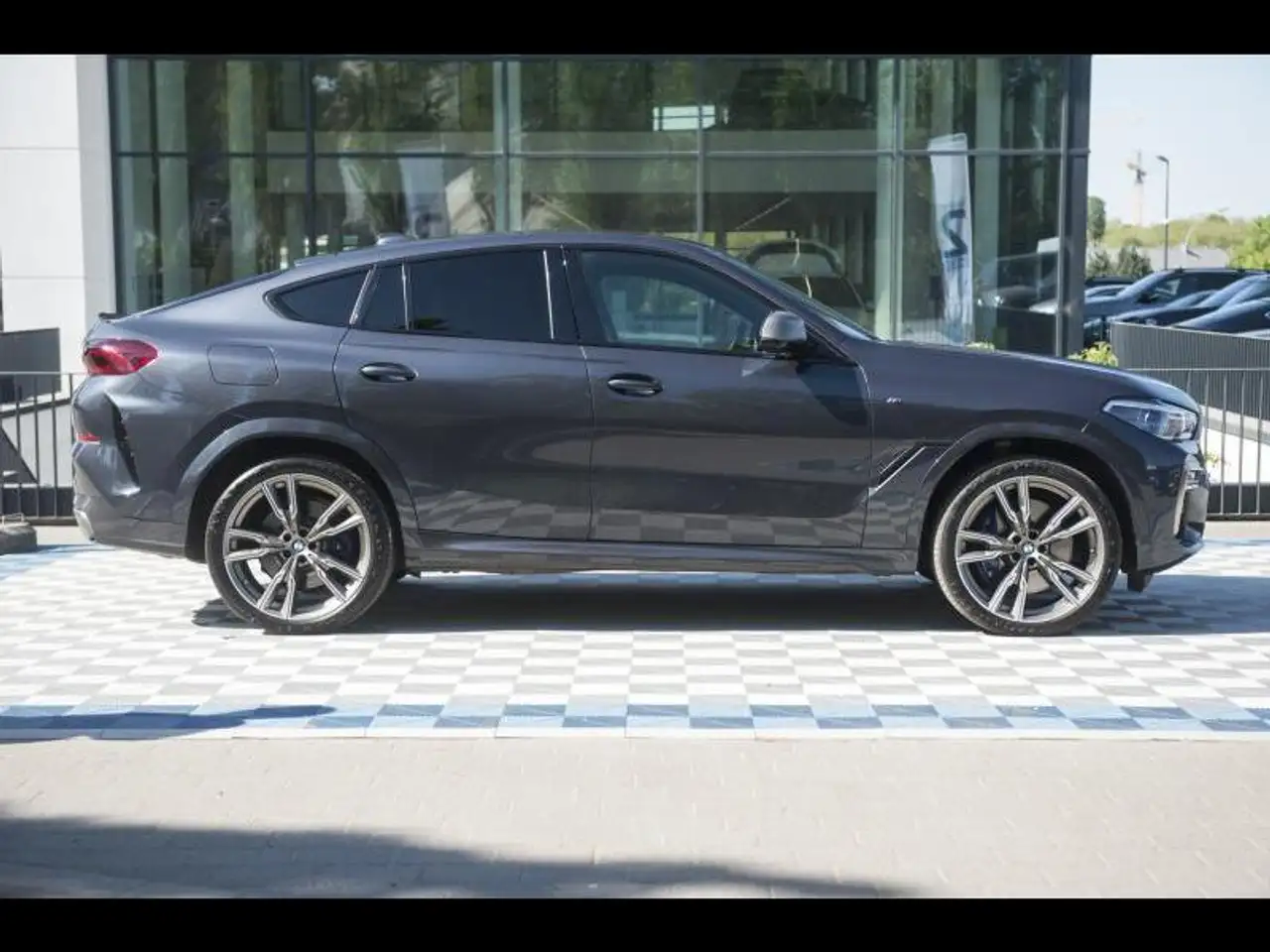xDrive M50i