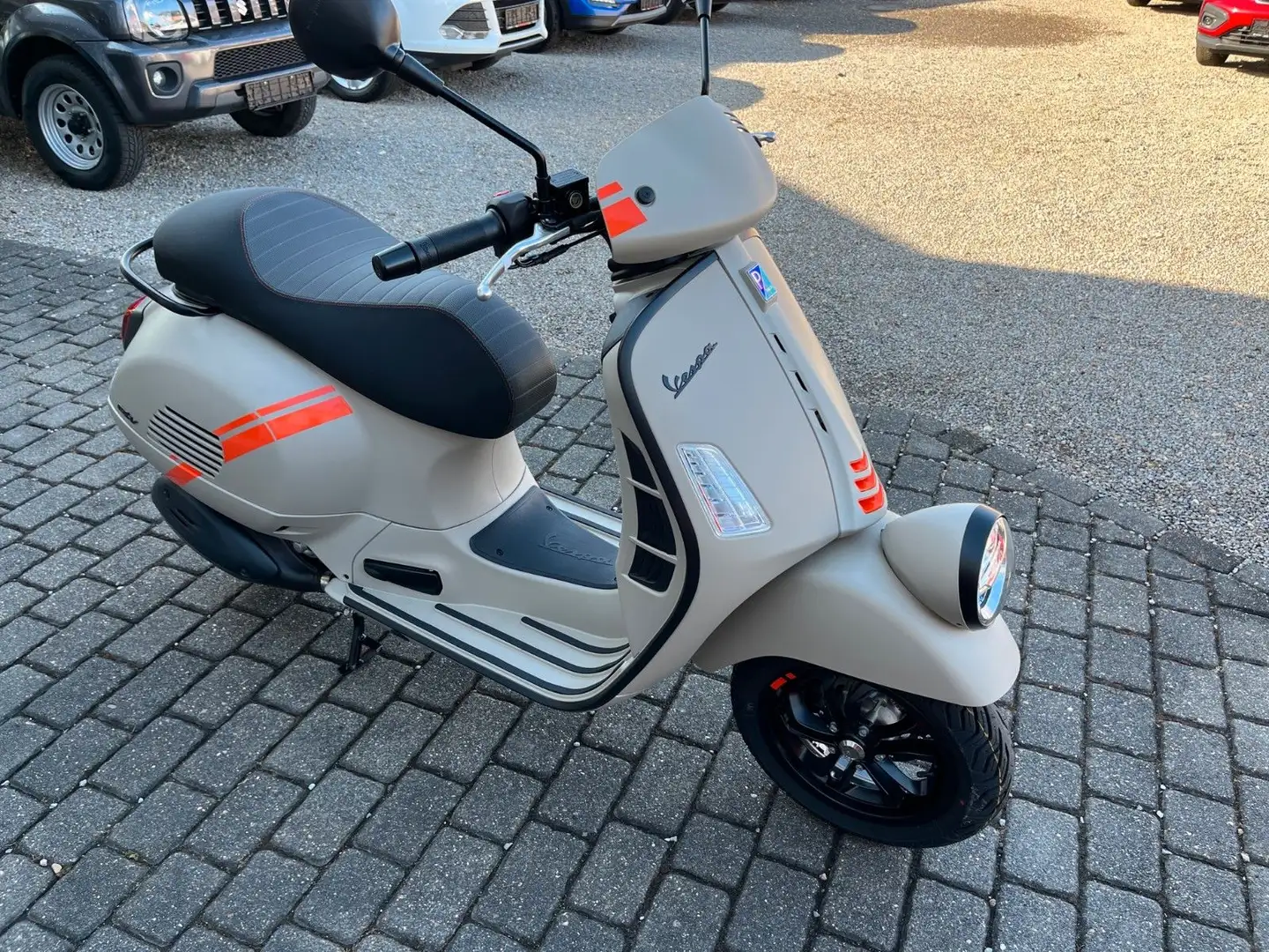 Vespa GTV 310 E5+ ABS Beige Matt Beige - 2