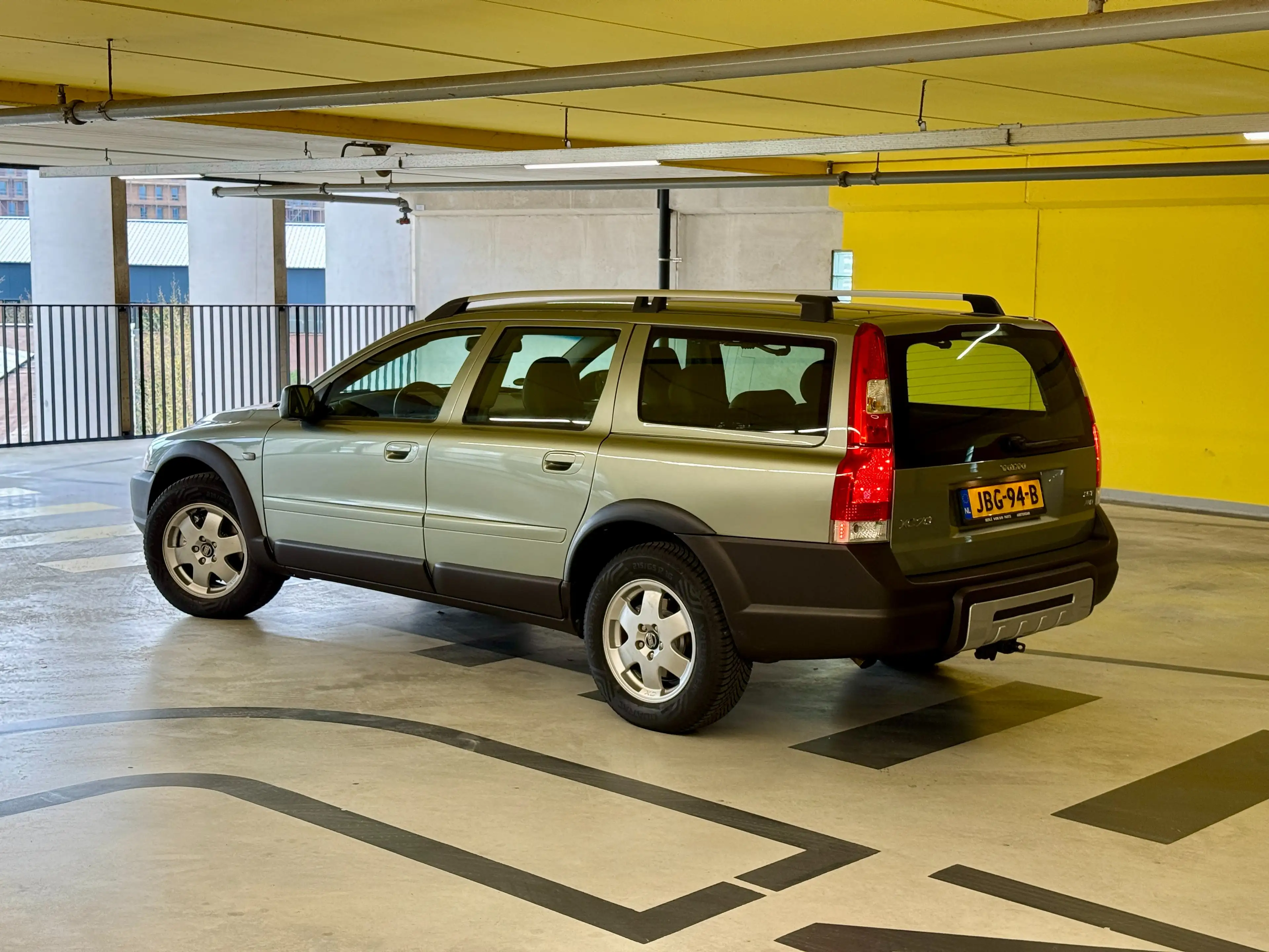 Volvo XC70 2.5 T | Trekhaak | Aut. Airco | Alsnieuw! — photo 13