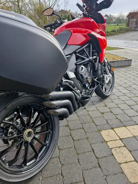 MV Agusta TURISMO VELOCE 800 - foto 5