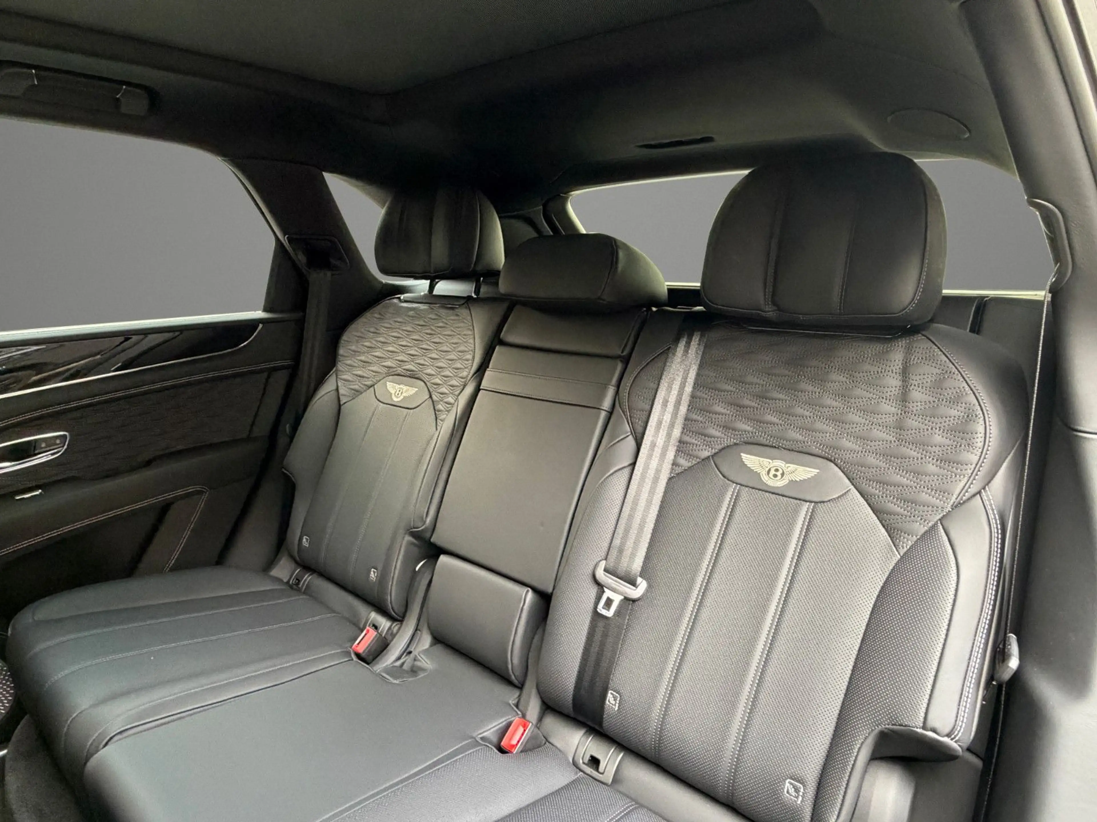 Bentley Bentayga V8 SPEED B&O BLACKLINE TOURING — photo 15