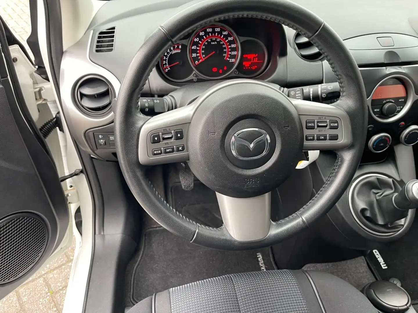 Mazda 2 1.5 DYNAMIC AIRCO CRUISE CONTROL Wit - 2