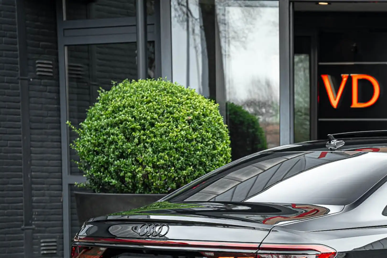 Audi A8 60 TFSI e Vierwielsturing | S-Line | 4x Comfortsto Zwart - 2