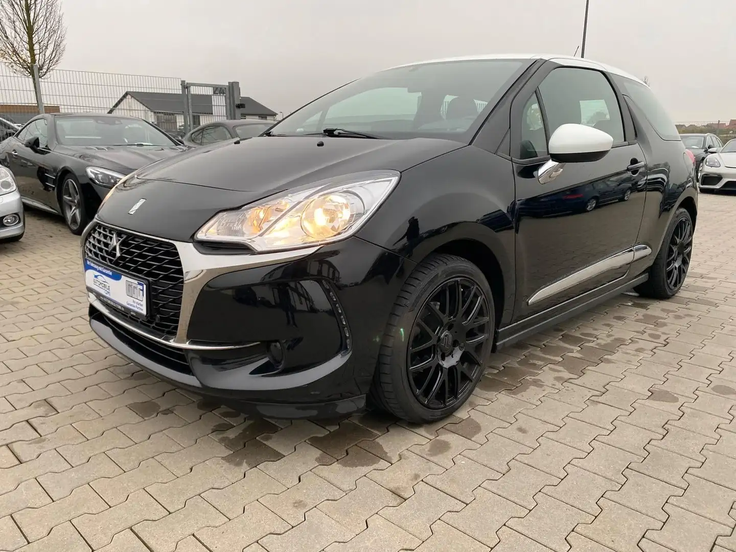 DS Automobiles DS 3 DS 3 So Chic Schwarz - 1
