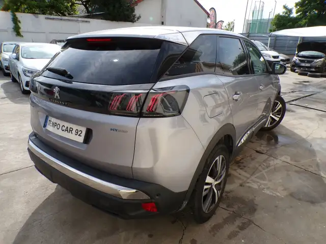 Peugeot 3008 view 2