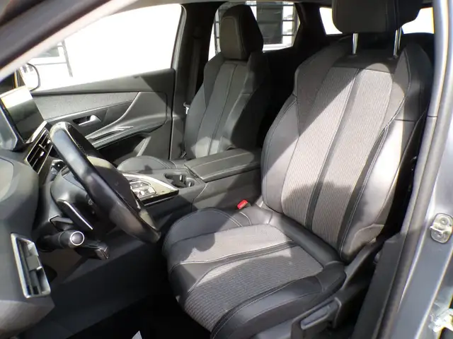 Peugeot 3008 view 8