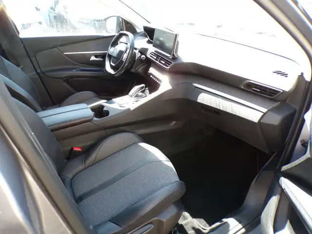 Peugeot 3008 view 12