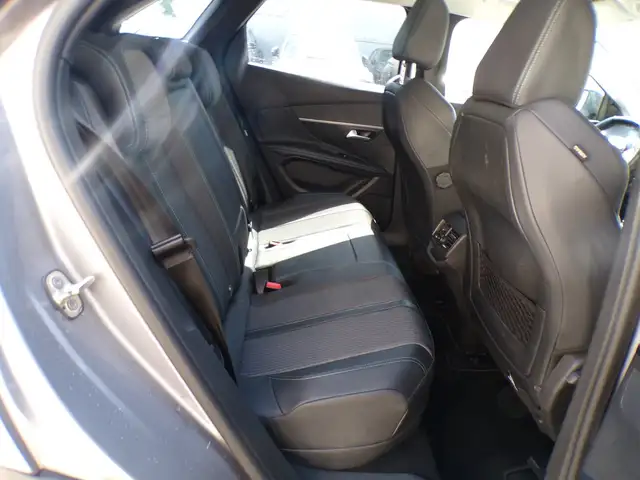 Peugeot 3008 view 11
