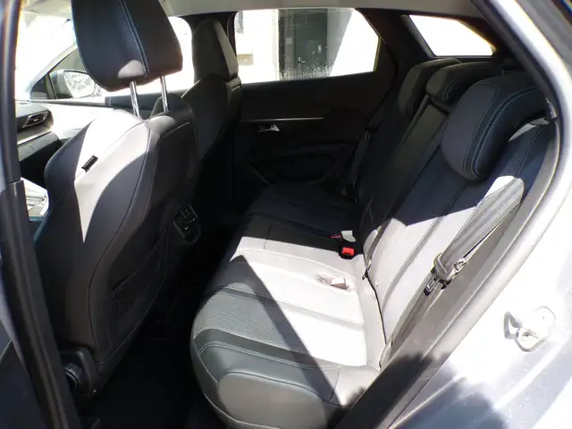 Peugeot 3008 view 10