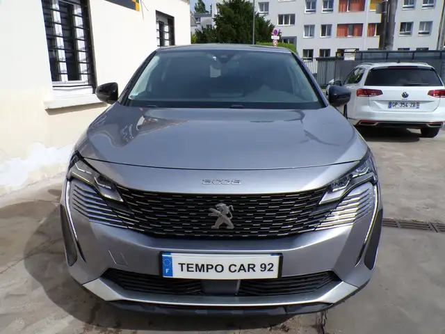 Peugeot 3008 view 4