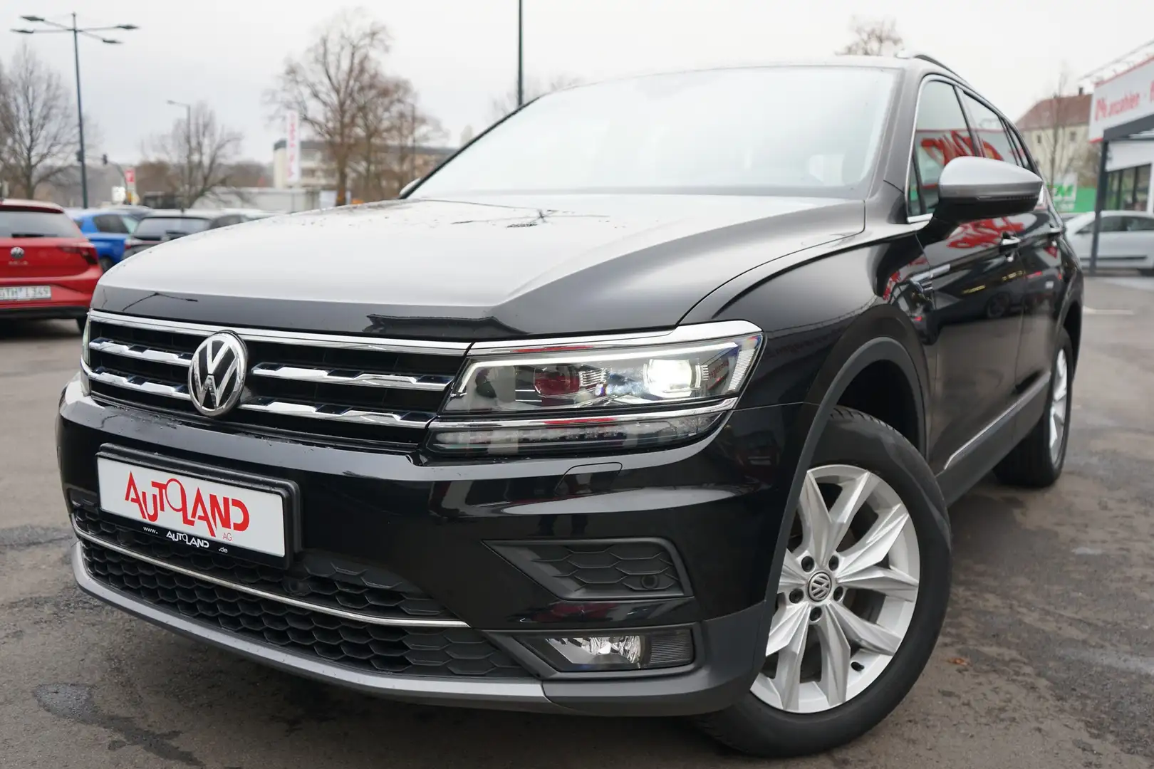 Volkswagen Tiguan Allspace 1.5 TSI Highline LED ACC PDC Schwarz - 2