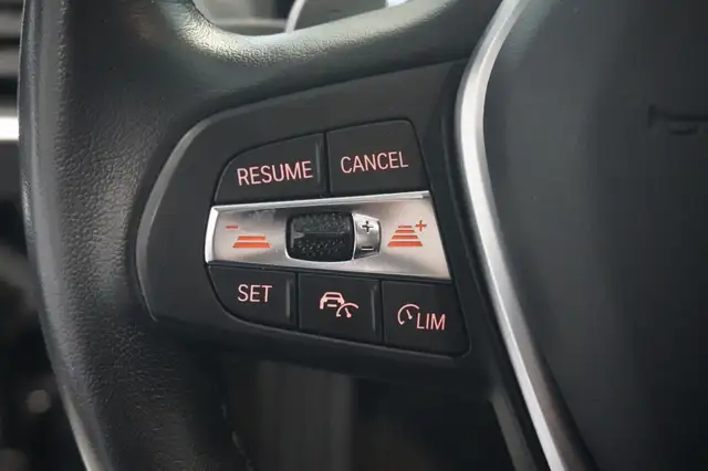BMW 3 Series view 12