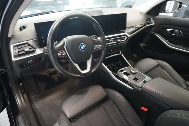 BMW 3 Series view 7