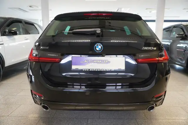 BMW 3 Series view 6