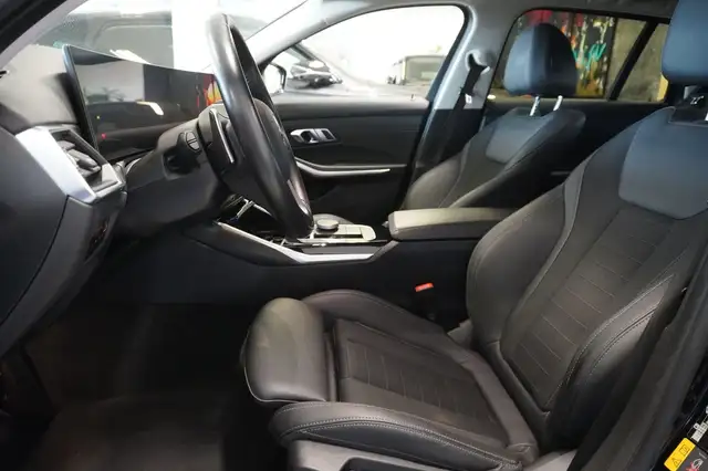 BMW 3 Series view 8