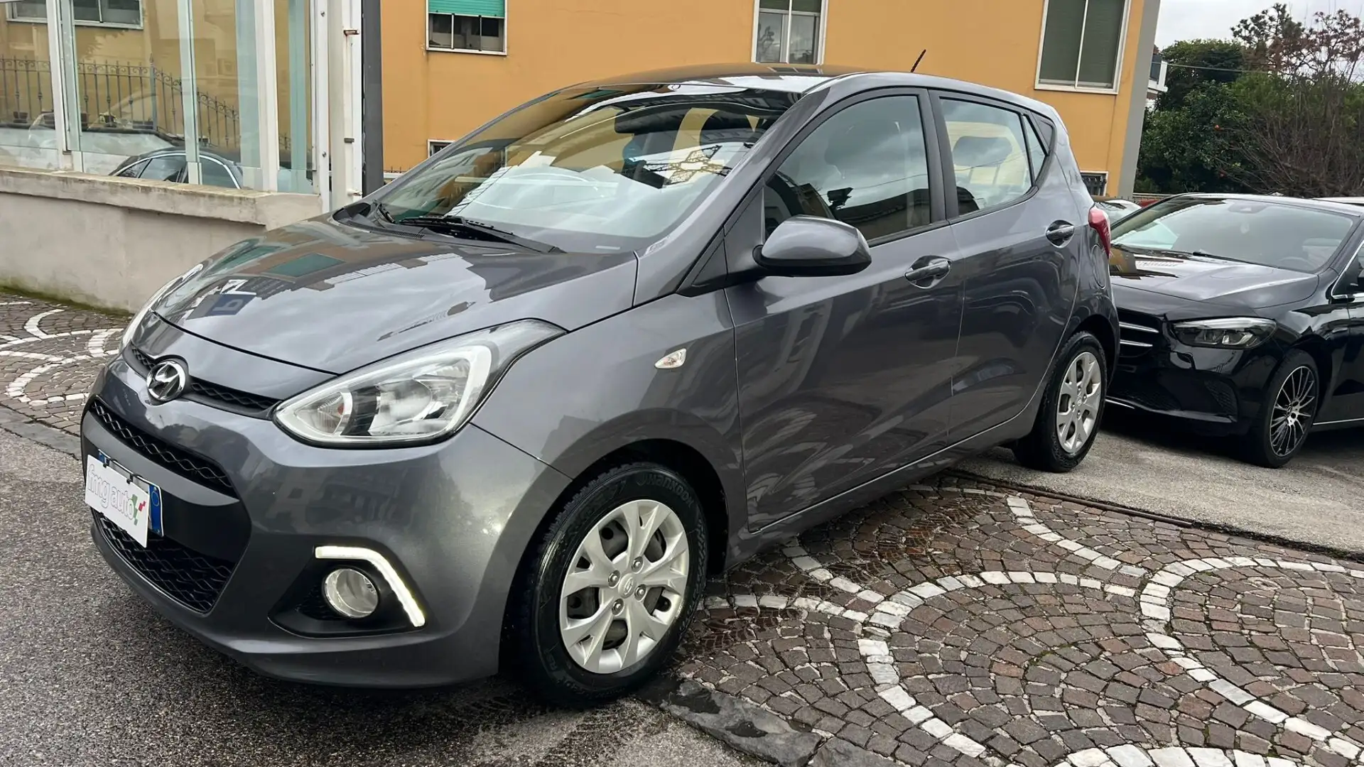 Hyundai i10 i10 1.0 MPI Comfort Unico Propriet. Nord Italia Grau - 1