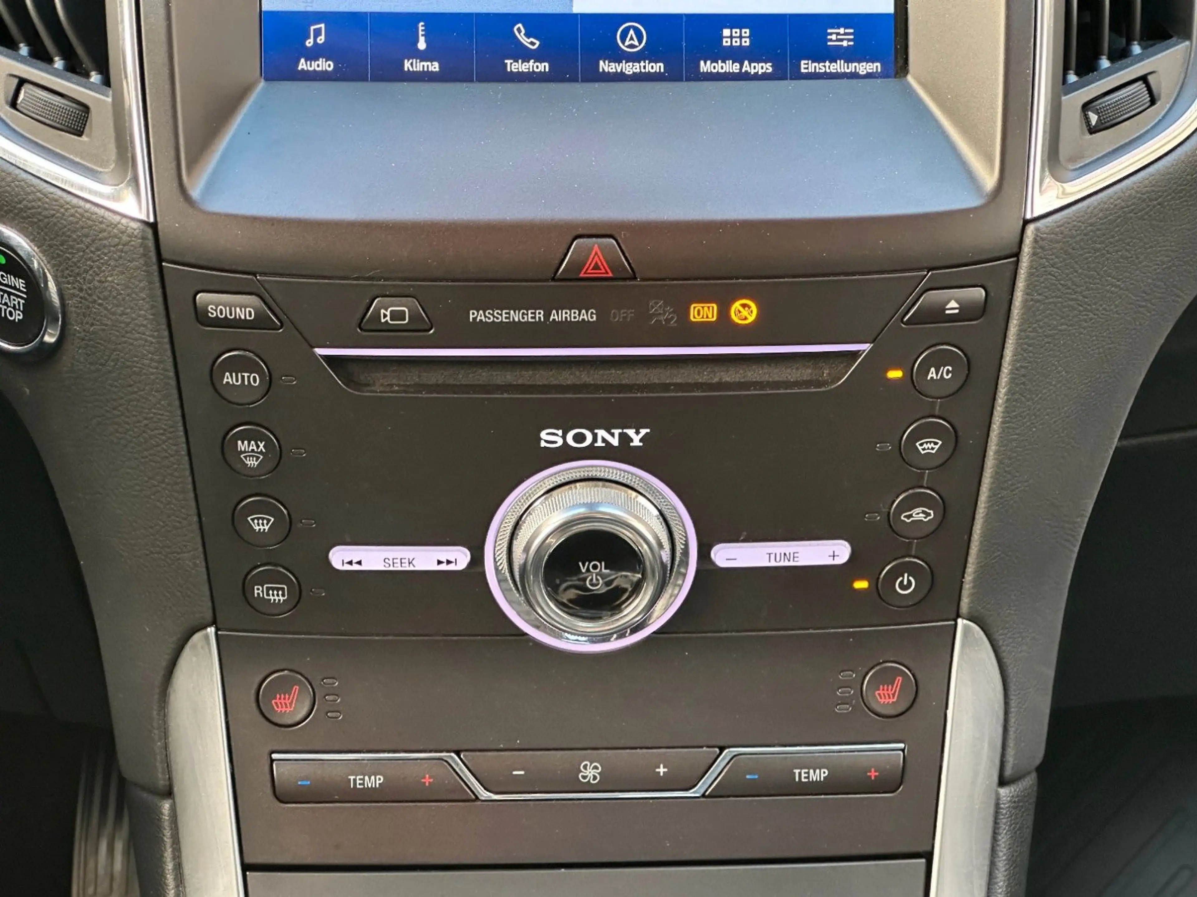 Ford Galaxy Titanium*7-SITZ*LEDER*LED*NAVI*AHK* — photo 14