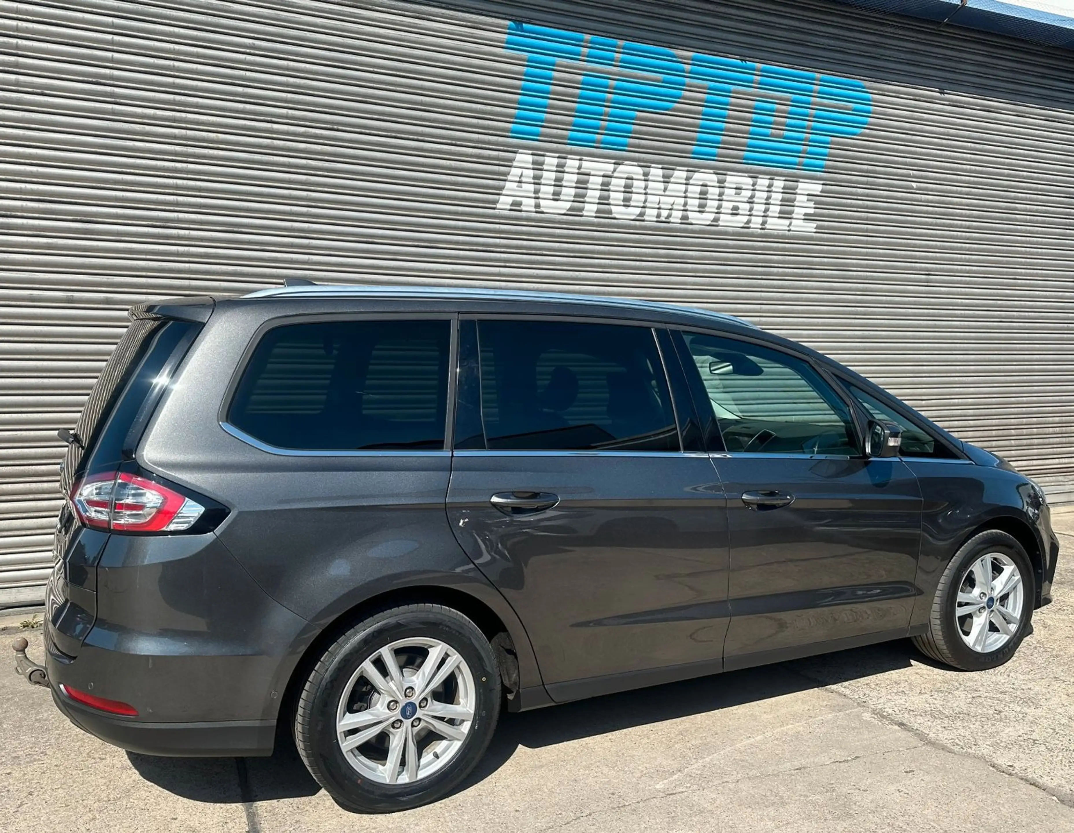 Ford Galaxy Titanium*7-SITZ*LEDER*LED*NAVI*AHK* — photo 5
