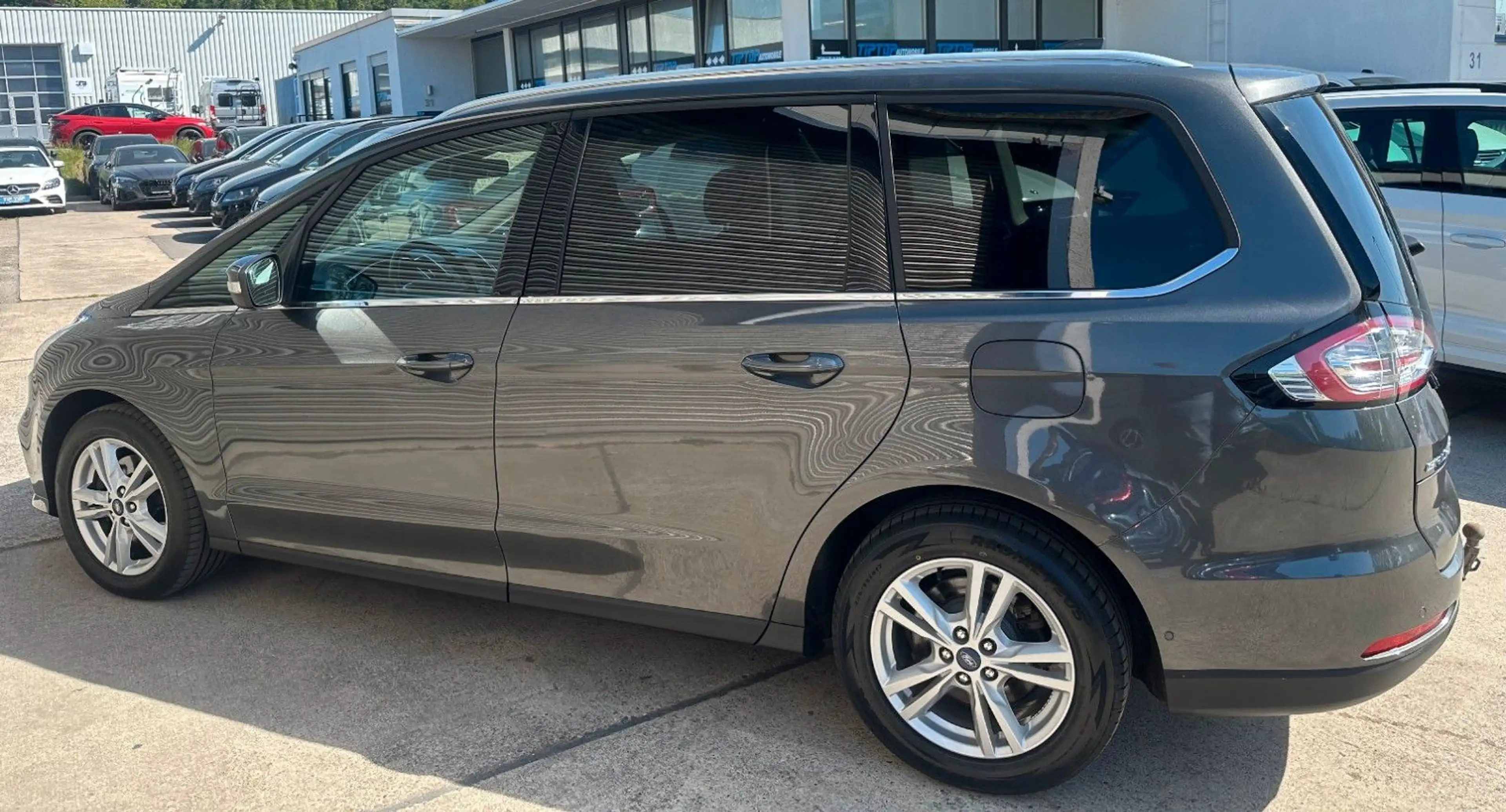Ford Galaxy Titanium*7-SITZ*LEDER*LED*NAVI*AHK* — photo 3
