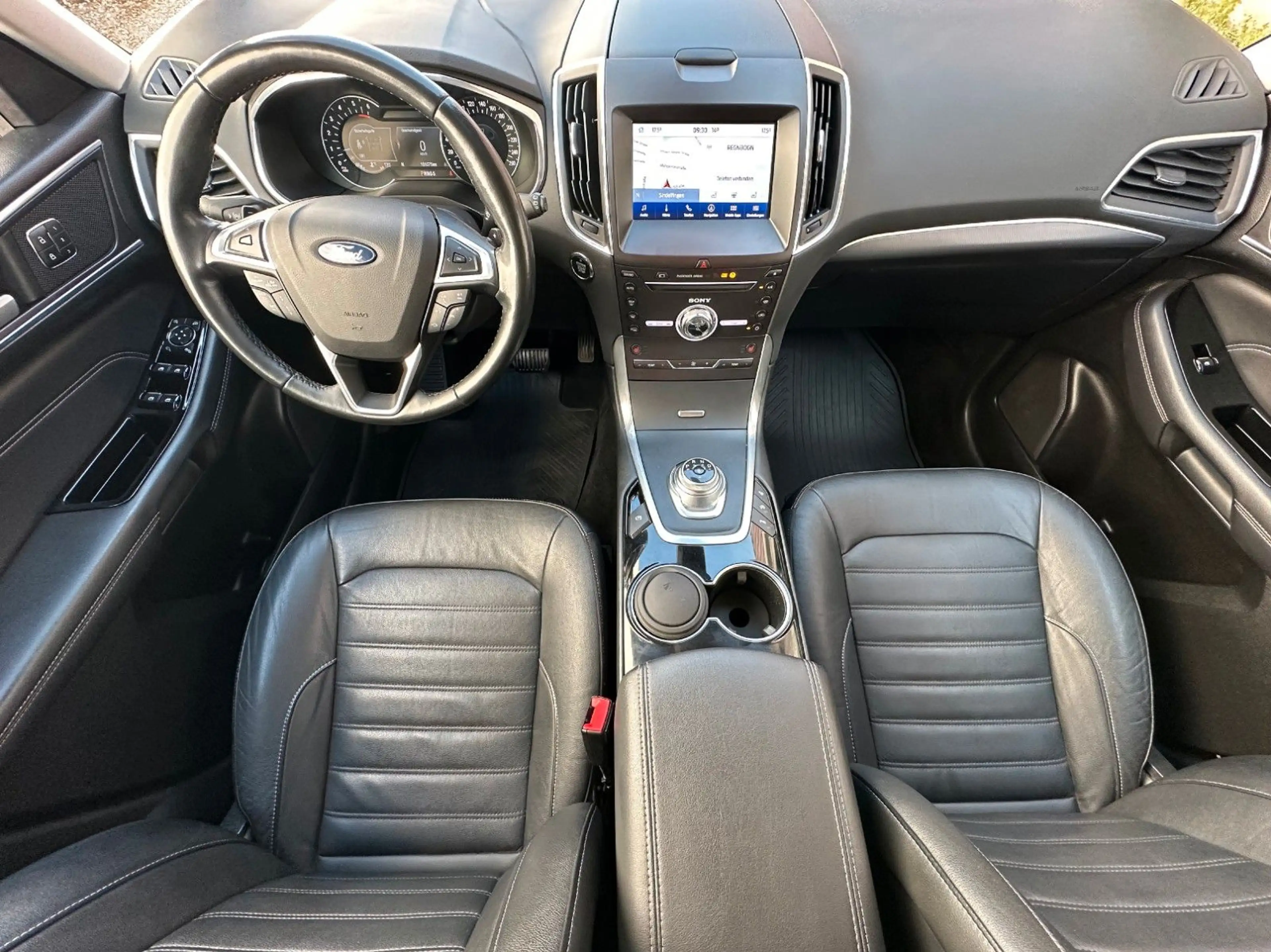 Ford Galaxy Titanium*7-SITZ*LEDER*LED*NAVI*AHK* — photo 10
