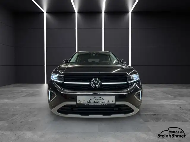 Volkswagen T-Cross view 11