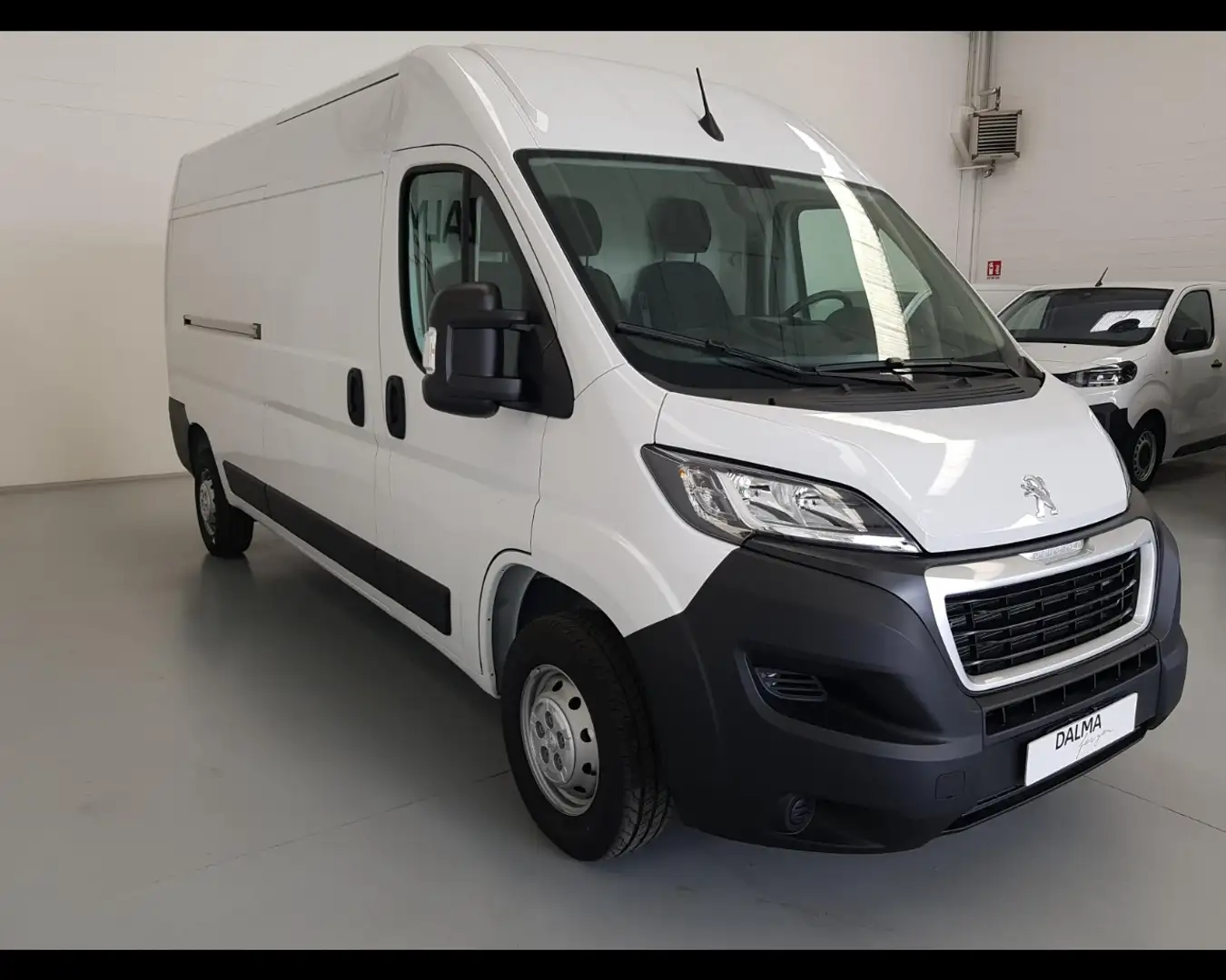 Peugeot Boxer 335 2.2 BlueHDi 140 S&S PLM-TM Furgone White - 1