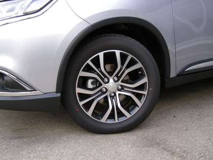 Mitsubishi Outlander 2,2 DI-D 4WD Instyle Led.Schwarz AS&G 17