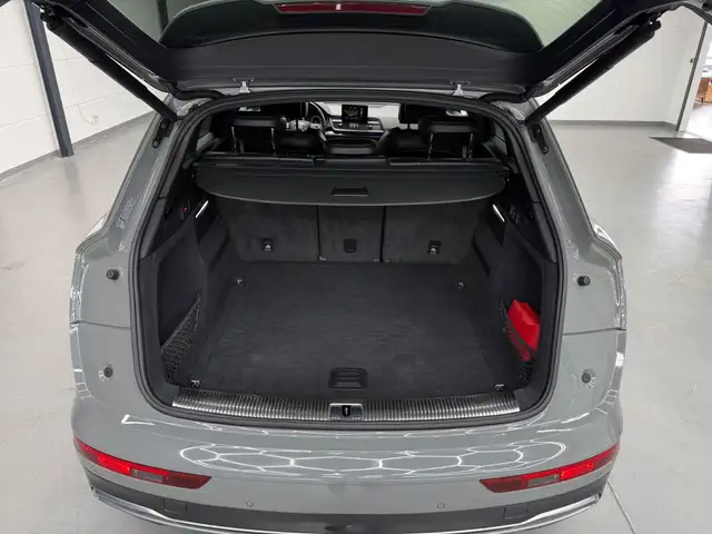 Audi Q5 view 7