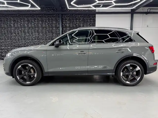 Audi Q5 view 4