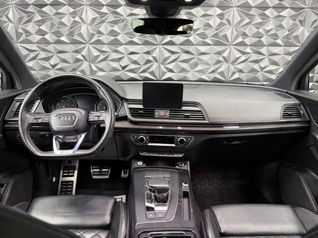 Audi Q5 view 15