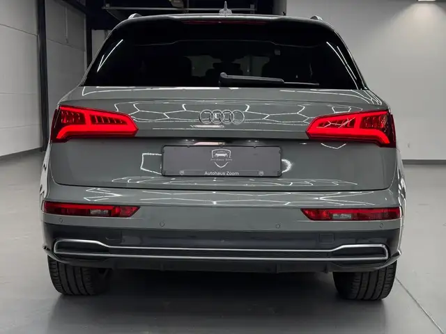 Audi Q5 view 6