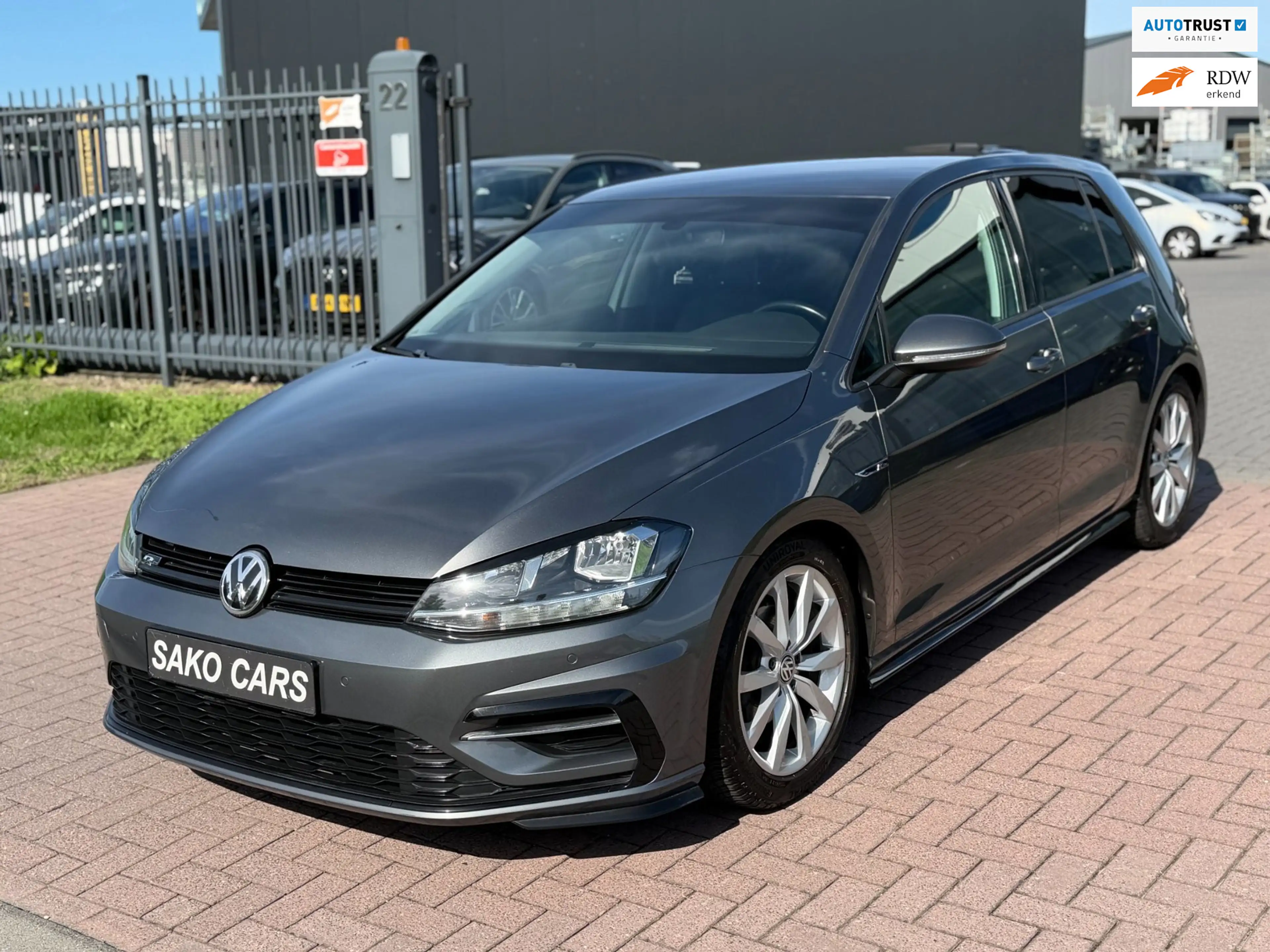 Volkswagen Golf 1.0 TSI R-line 2019 116PK Grijs Zeer nette staat!!