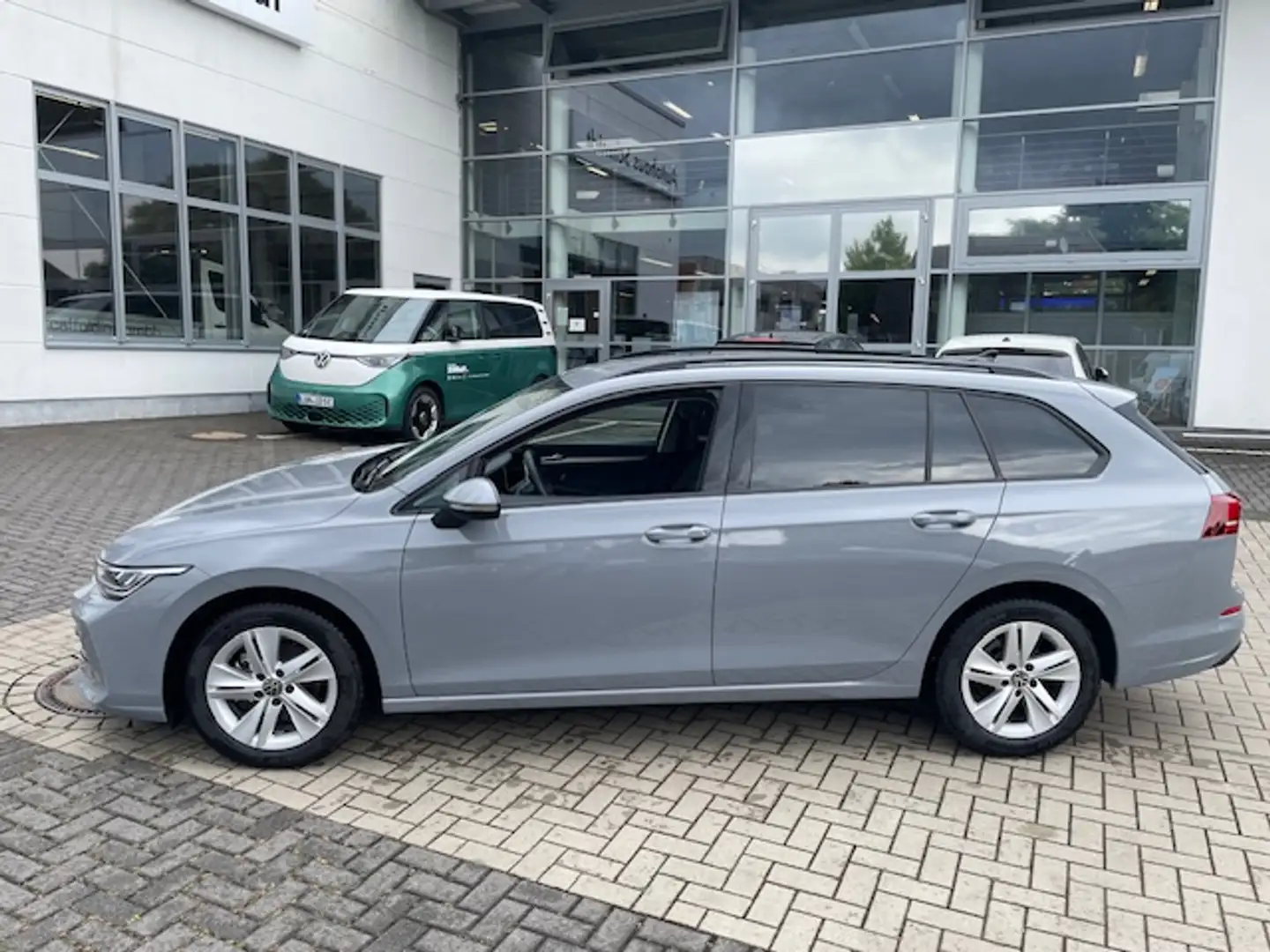 Volkswagen Golf VIII Variant 1.5TSi Life ACC AppConnect LED Alu... Grau - 2