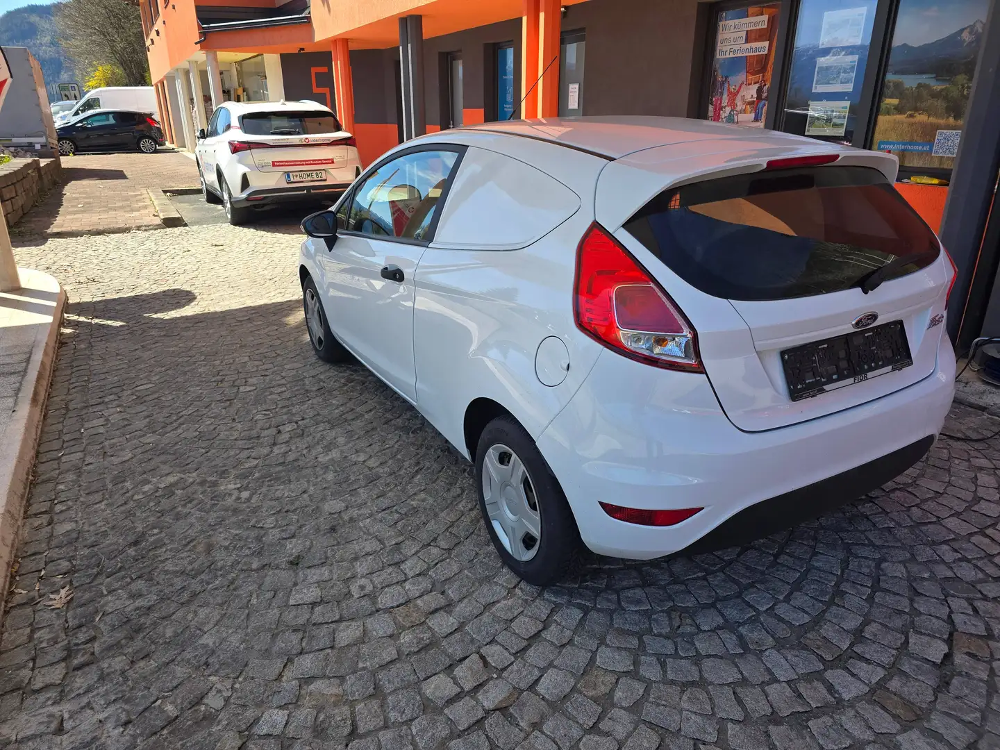 Ford Fiesta Fiesta Van, 1,5 TDCi Trend Weiß - 2