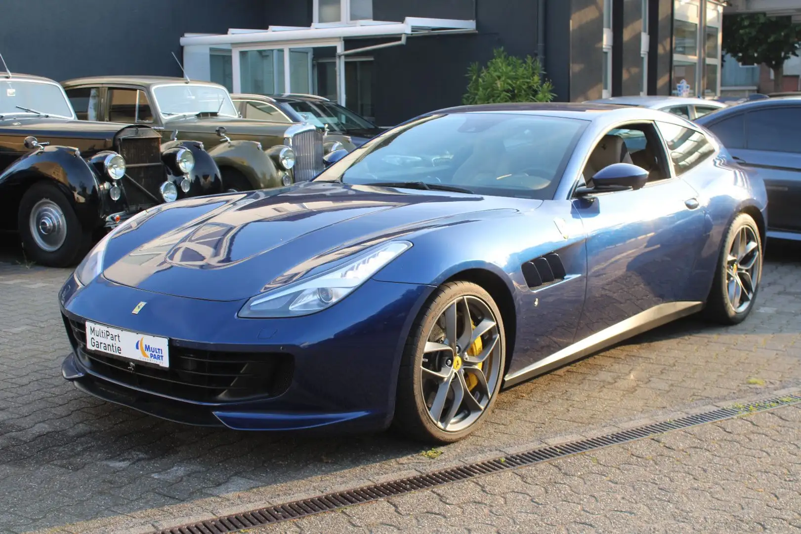Ferrari GTC4 Lusso T 3.9 V8*CERAMIC*ACC*CAM*DEUTSCH*19TKM Blau - 1