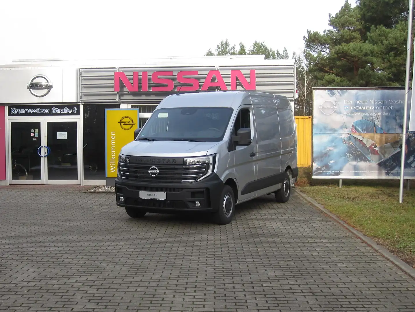Nissan Interstar Kasten L2H2 N-Connecta Grau - 2