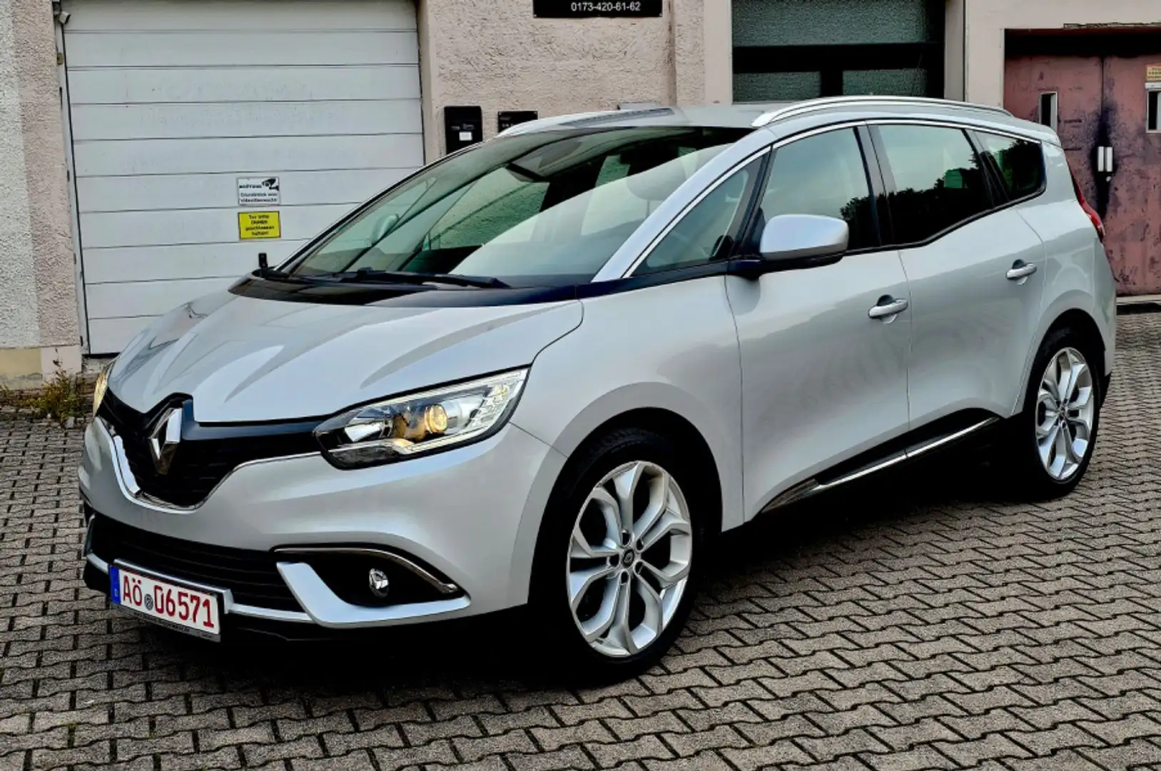 Renault Grand Scenic 7-SITZER TÜV / SERVICE NEU EURO 6 Silber - 1