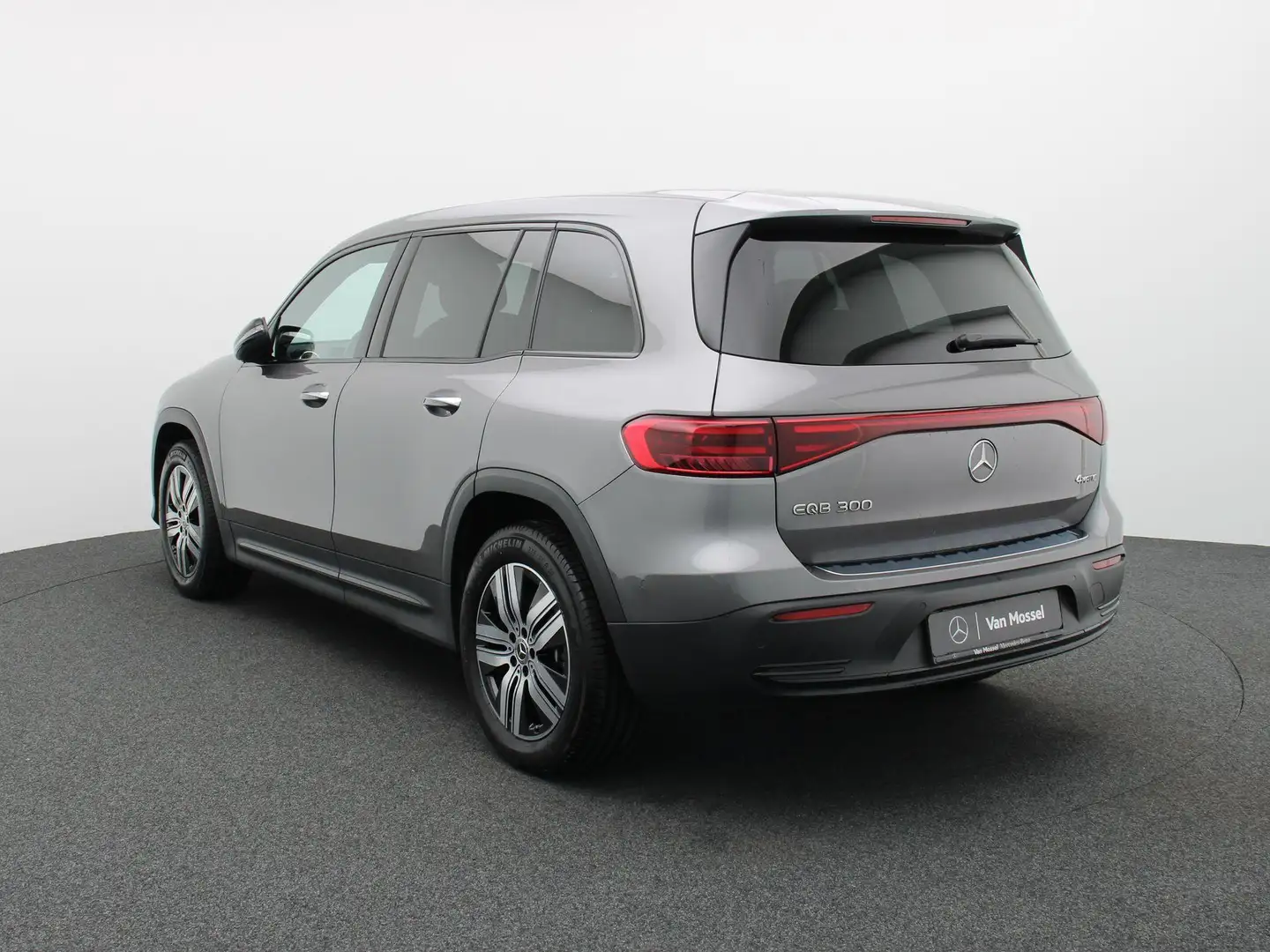 Mercedes-Benz EQB 300 Luxury Line 4Matic + CARPLAY + ELECTRIC ART ADVANC Gris - 2