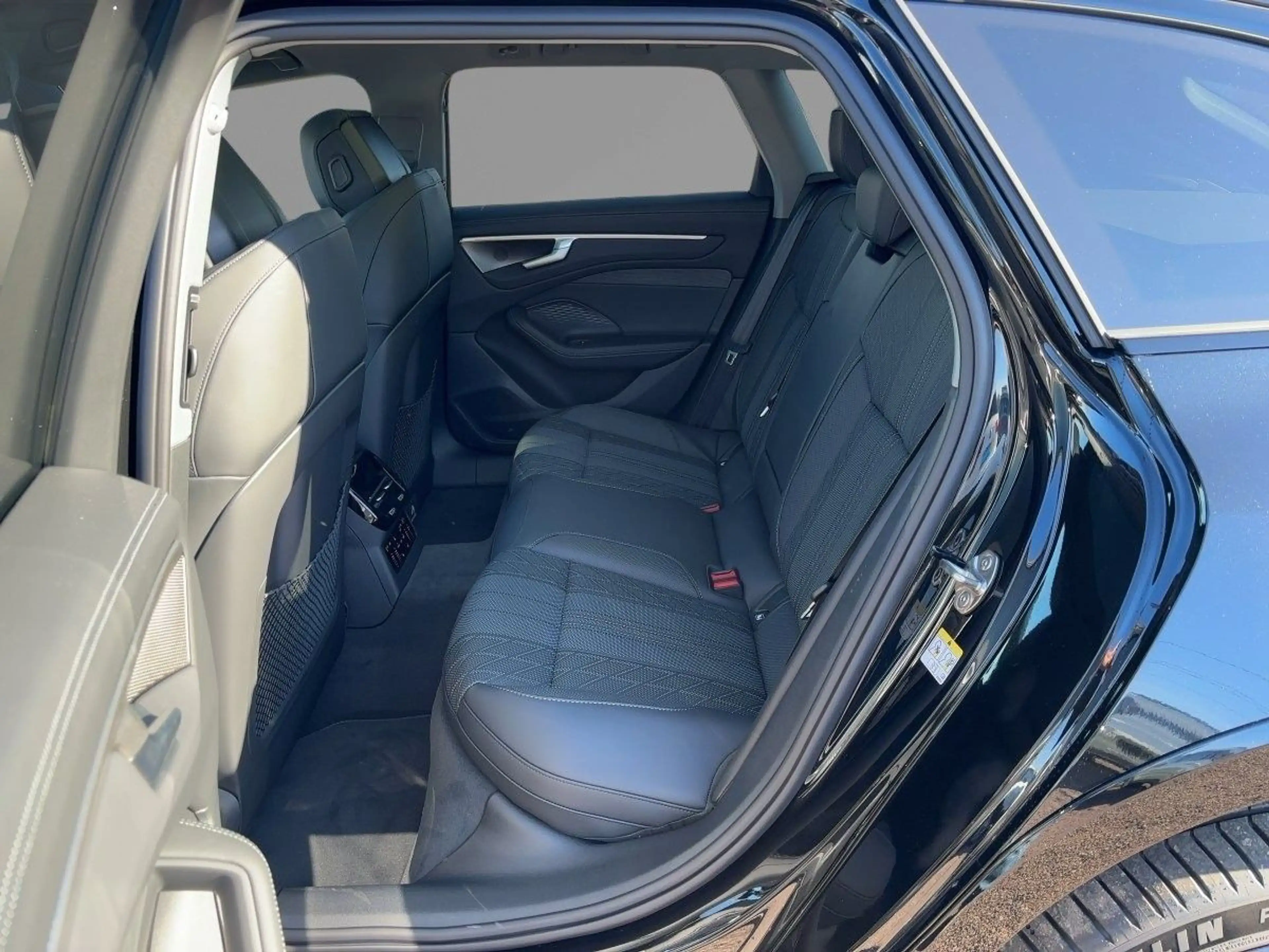 Audi A6 allroad A6 allroad e-hybrid quattro 270 kW S tronic — photo 12