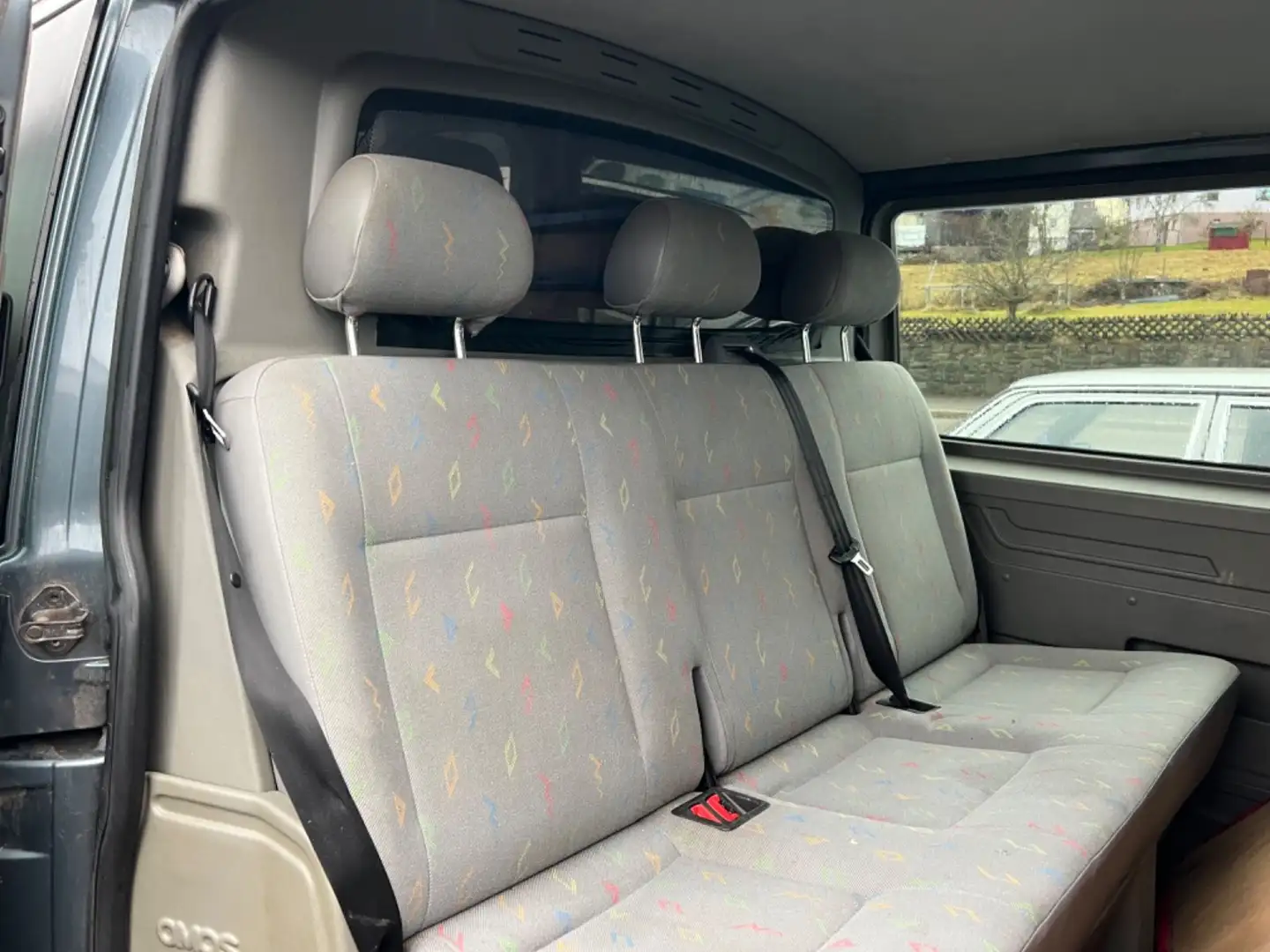 Volkswagen T5 Transporter T5 2.5 TDI Kasten-Kombi lang KLIMA + AUTOMATIK Gris - 2