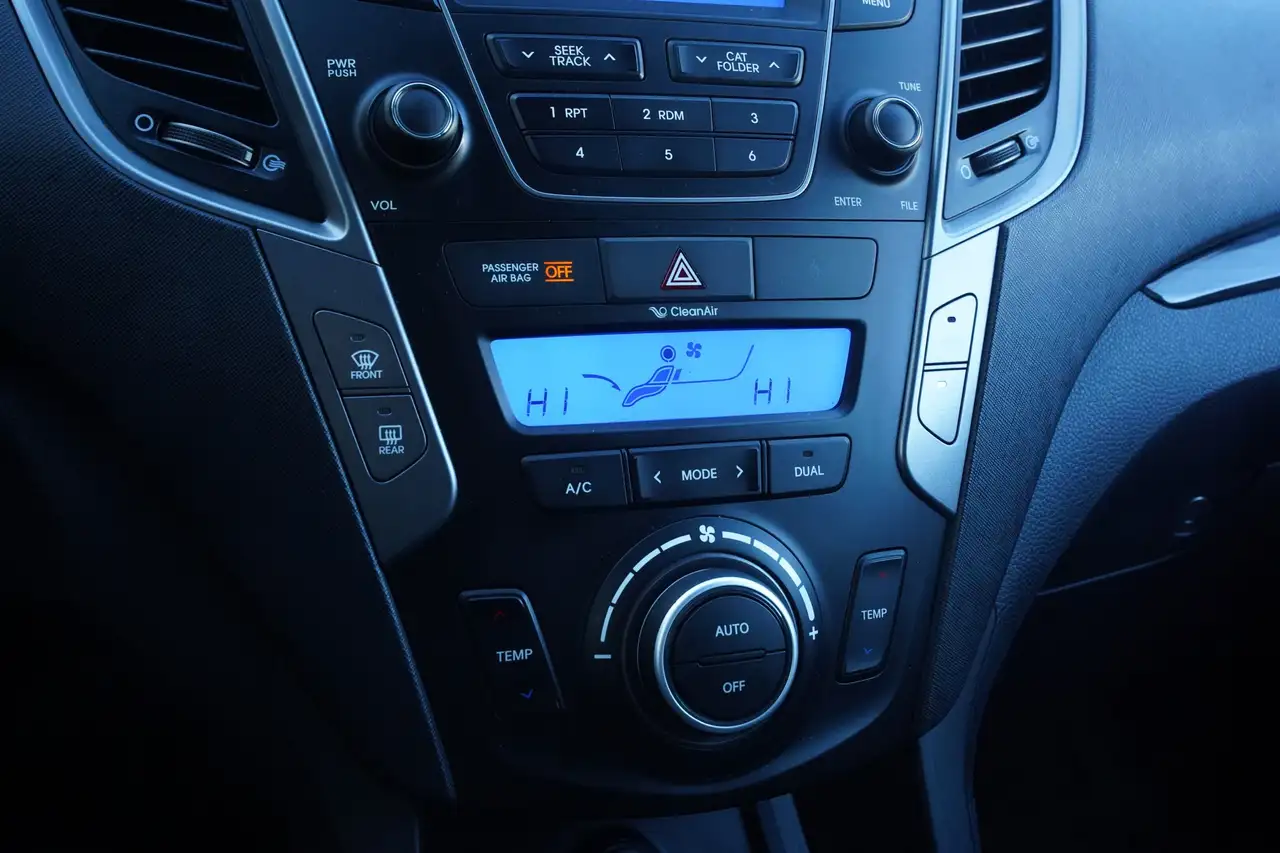 Hyundai SANTA FE снимка Hyundai SANTA FE