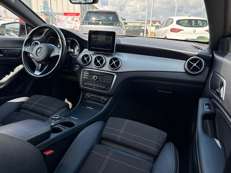 Mercedes-Benz CLA 200 7G-DCT*PANO*AHK*ALLWETTER*AMBIENTE* — photo 13