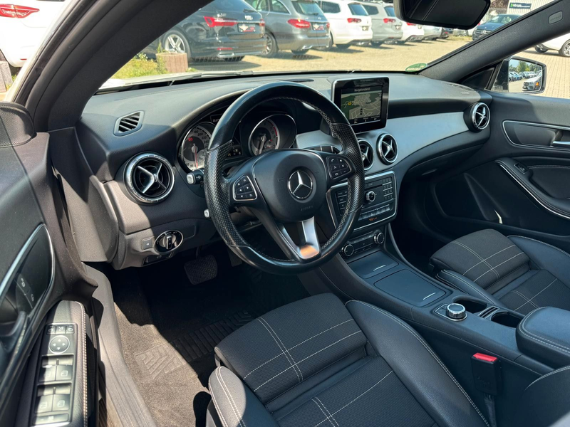Mercedes-Benz CLA 200 7G-DCT*PANO*AHK*ALLWETTER*AMBIENTE* — photo 15