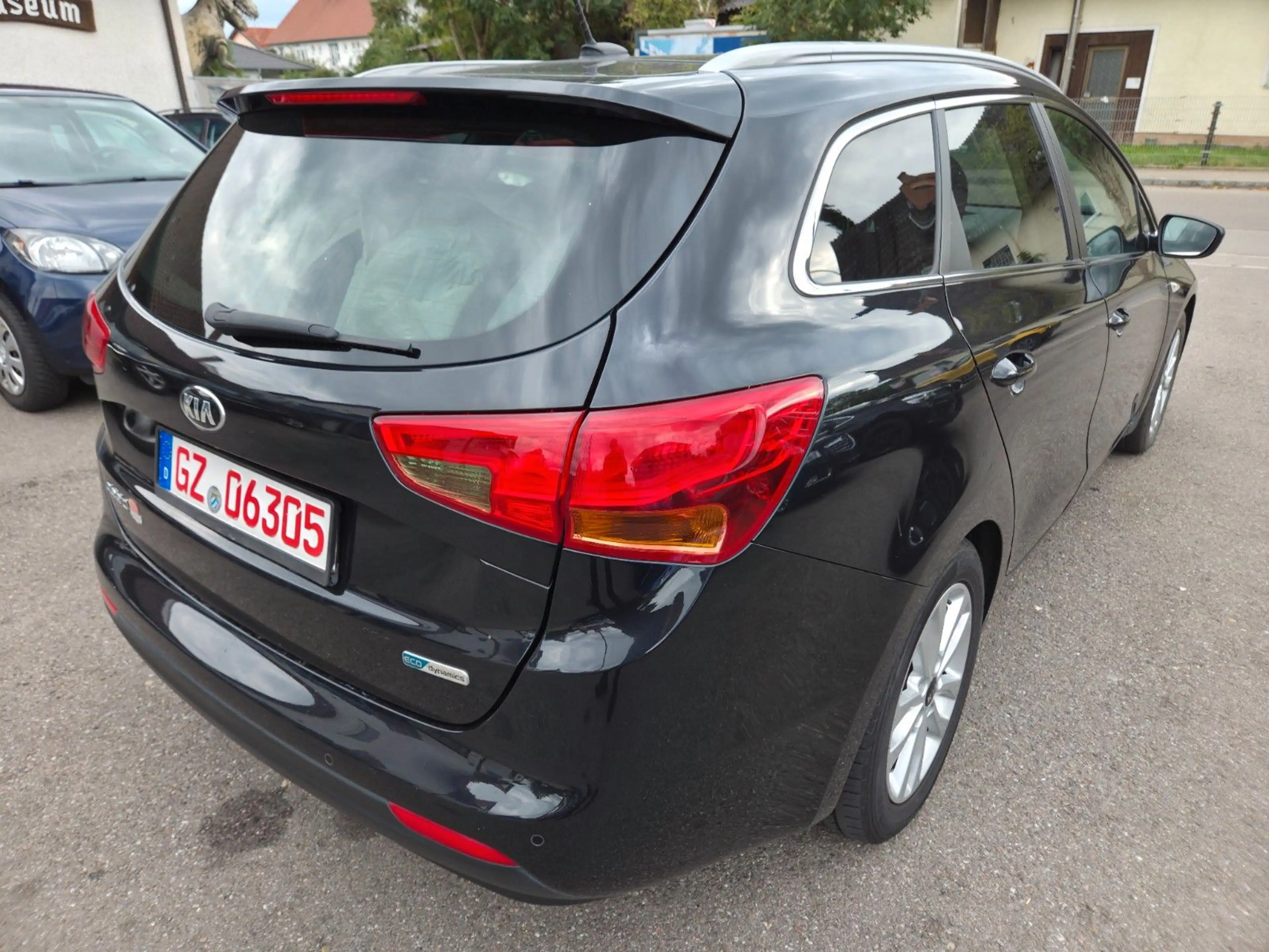 Kia Ceed / cee'd 1,6 Dream Team EDITION* INSP. + TÜV +BREMSEN NEU — photo 4