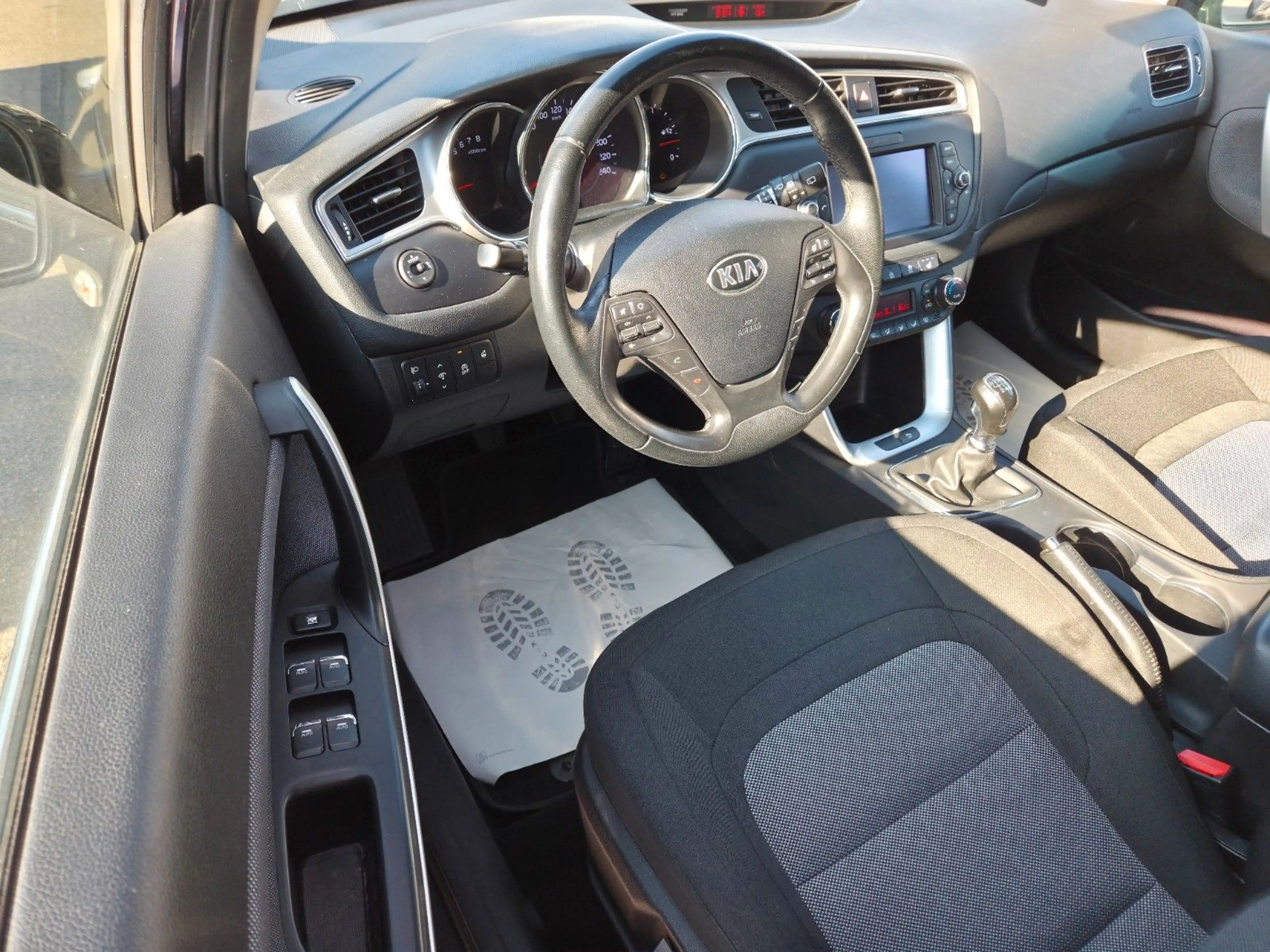 Kia Ceed / cee'd 1,6 Dream Team EDITION* INSP. + TÜV +BREMSEN NEU — photo 9
